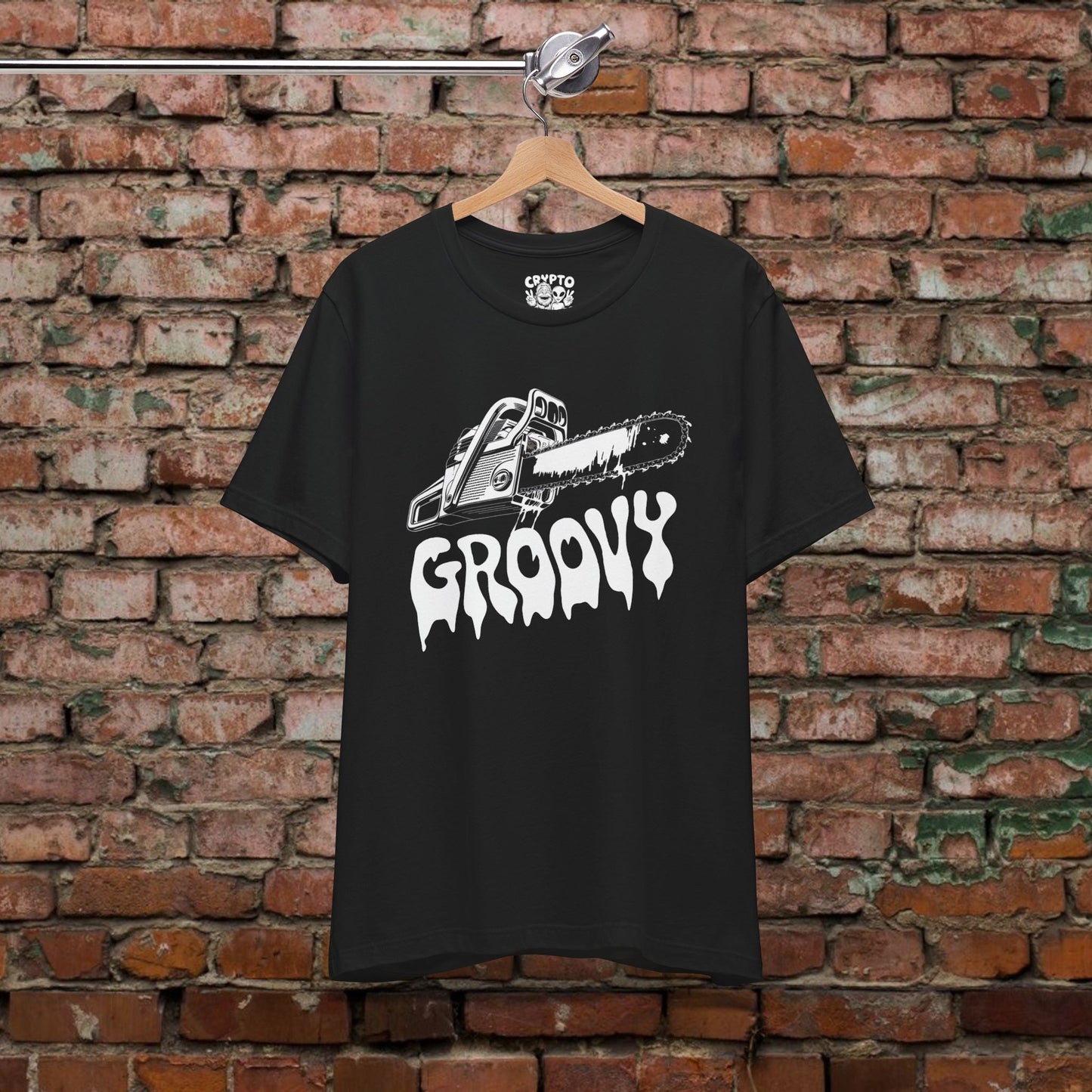T-Shirt - Groovy Chainsaw | Unisex T-shirt | Horror | Retro & Vintage from Crypto Zoo Tees