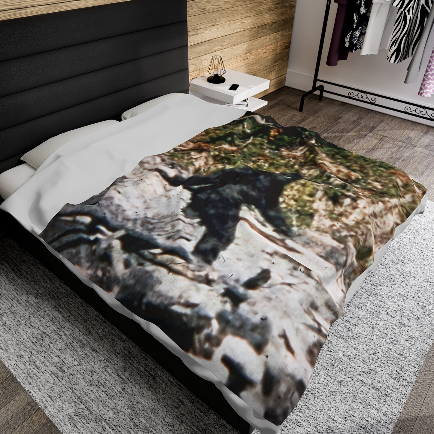 Patterson Gimlin Bigfoot Velveteen Blanket - Cozy Sasquatch Throw