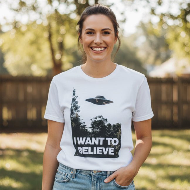 T-Shirt - I Want To Believe UFO Shirt | Alien & UFO | Unisex Heavy Cotton - Gildan 5000 from Crypto Zoo Tees