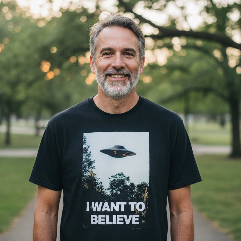 T-Shirt - I Want To Believe UFO Shirt | Alien & UFO | Unisex Heavy Cotton - Gildan 5000 from Crypto Zoo Tees