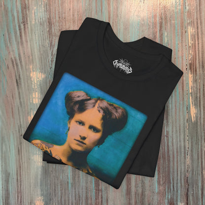 T-Shirt - Tattooed Lady T-Shirt Vintage Beauty Tee Old School Tattoo Art Shirt Black Tee American Traditional Style Gift For Tattoo Fan from Crypto Zoo Tees